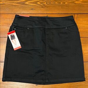 NWT - SC & Co - Black Denim Like Skort - Size M